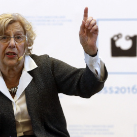 La alcaldesa de Madrid, Manuela Carmena, durante su intervención un encuentro de regidores municipales por la paz.- EFE
