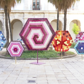 La instalación 'Hilando Vidas' llega para reivindicar el papel de la mujer rural