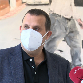 'Las caricias del Coloso' realiza un recorrido por las obras de Santiago Ydáñez