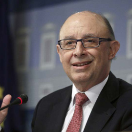 Cristóbal Montoro durante al rueda de prensa. / REUTERS