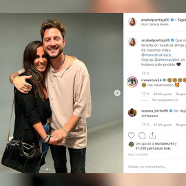 Anabel Pantoja disfruta de un concierto de Manuel Carrasco