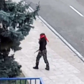 La agente de la Guardia Civil disfrazada de Rambo en la Plaza de España de Madrid.-