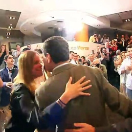 Génova le hace el paseíllo a Feijóo y Moreno Bonilla tras la victoria en Andalucía