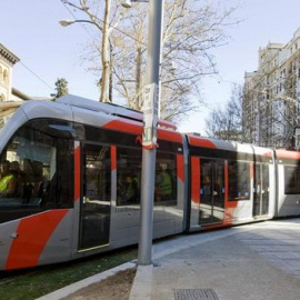 El autobús urbano de Zaragoza ha perdido durante los cuatro meses de paros una media de 60.000 usuarios diarios, que han optado por otros medios de transporte. EFE