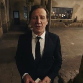 Ernesto nos da la bienvenida en este capítulo de realidad virtual de 'El Ministerio del Tiempo'.