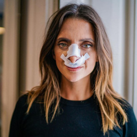 Macarena Gómez comparte en redes sociales su impactante nueva imagen