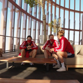 La Selección española femenina en su hotel de Sevilla