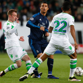 Cristiano, en un momento del partido ante el Wolfsburgo. Reuters / Kai Pfaffenbach