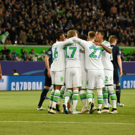 Los jugadores del Wolfsburgo celebran uno de los goles anotados ante el Real Madrid. - REUTERS