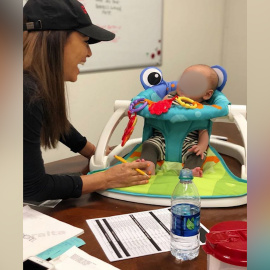 Longoria vuelve al trabajo con un ayudante muy especial