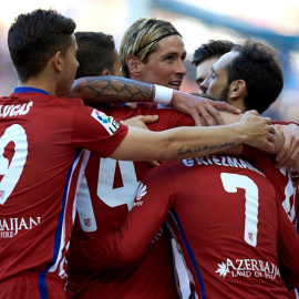 Griezmann celebra con sus compañeros su gol al Espanyol. EFE/Alejandro García