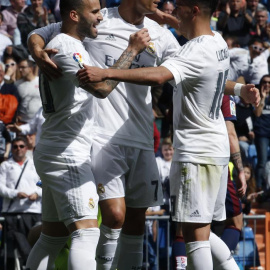 Lucas Vázquez, Cristiano Ronaldo y Jesé celebran uno de los cuatro goles ante el Eibar. EFE/Ángel Diaz