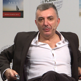 Vilas: "Siguo vivo gracias a la literatura"