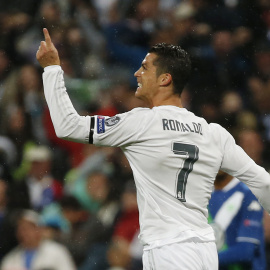 Cristiano celebra uno de los dos goles que ha marcado contra el Wolfsburgo. /REUTERS