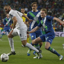 Benzema, durante el partido de vuelta contra el Wolfsburgo. EFE/J. J. Guillén