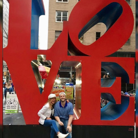 El enorme 'LOVE' de Ana Obregón y Aless Lequio