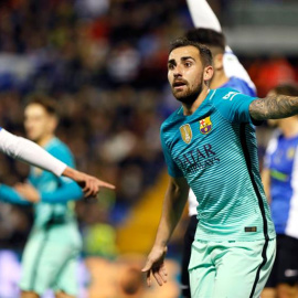 El delantero del F. C. Barcelona, Paco Alcacer, durante el partido de anoche ante el Hércules. /EFE