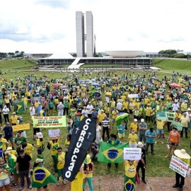 Cientos de personas se manifiestan en contra de la corrupción del Gobierno en Brasil