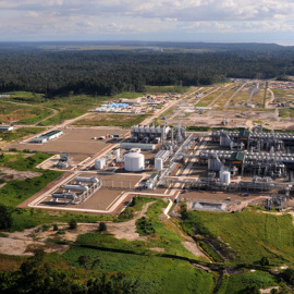 Vista del proyecto de gas natural licuado Tangguh en Indonesia