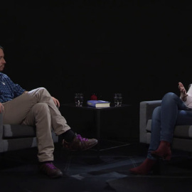 Pablo Iglesias entrevista a Rebeca Quintans, autora de la biografía no autorizada de Juan Carlos I, en 'Otra Vuelta de Tuerka'.