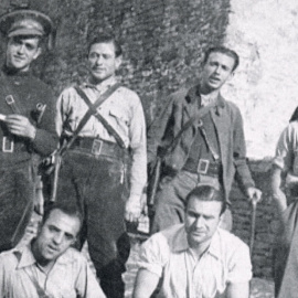 Imagen de un grupo de oficiales de la 43 División, en la que se integró el ‘batallón de la pluma’ tras la militarización de las milicias.