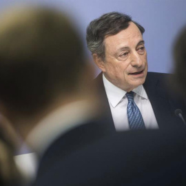 Mario Draghi durante una conferencia de prensa en octubre de 2016. | EFE