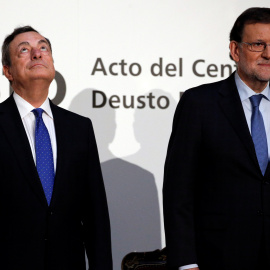 El presidente del BCE, Mario Draghi, y el presidente del Gobierno, Mariano Rajoy, juntos en un reciente acto en Madrid. REUTERS/Juan Medina