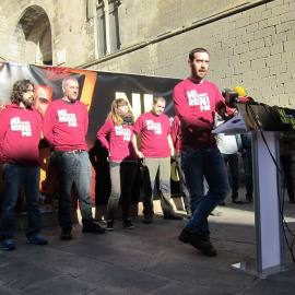 Los encausados por quemar fotos del Rey el 11 de septiembre en la Diada. EUROPA PRESS