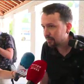 Vídeo | Pablo Iglesias trolea a la prensa ante la pregunta de si prepara "una candidatura con Bildu y ERC"