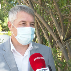 Ayto Oliva muestra su orgullo por el premio Cervantes a Francisco Brines