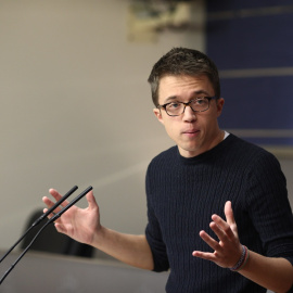 Errejón manda ánimos a los detenidos por quemar fotos del rey en la Diada / EUROPA PRESS