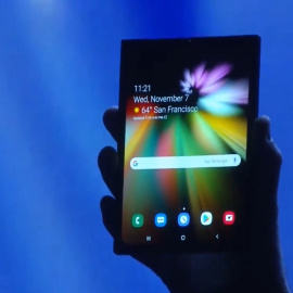 Samsung presenta su primer móvil plegable, el Infinity Flex Display