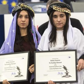 Las activistas por los derechos de la comunidad yazidí en Irak y supervivientes de esclavitud sexual por el autoproclamado Estado Islámico, Nadia Murad y Lamiya Aji Bashar. - EFE