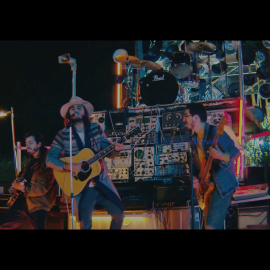 Morat rinde homenaje a la radio en 'Al Aire'