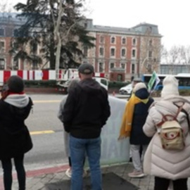 Activistas vigilan la tala de árboles del Paisaje de la Luz en Madrid