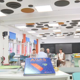 Tres generaciones de profesores analizan los problemas en la educación actual