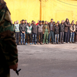 Miembros de la policía militar del gobierno están de guardia cAlepo, Siria. / REUTERS