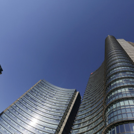 Sede de UniCredt, el mayor banco de Italia, en Milán. REUTERS/Stefano Rellandini