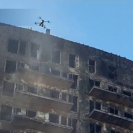 UME busca con dron posibles víctimas entre los restos del edificio incendiado en Valencia