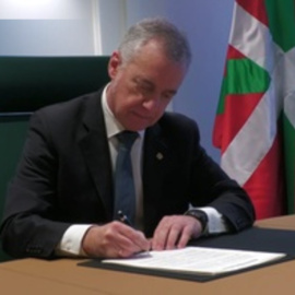 Urkullu firma el decreto que disuelve el Parlamento y convoca elecciones el 21 de abril