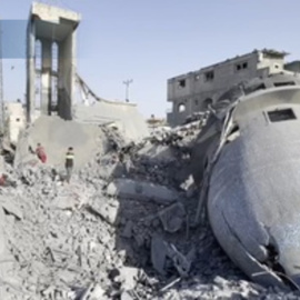 Una mezquita de Al Bokhari, destruida tras un ataque aéreo israelí