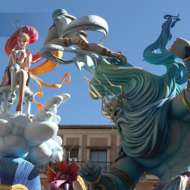 València comienza la semana fallera con turistas y muchos ninots ya en las calles