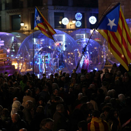 La concentració a Barcelona en suport a Carme Forcadell. EFE / Toni Albir