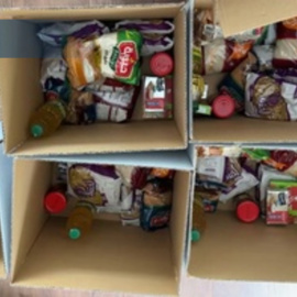 Egipcios reparten alimentos a los necesitados en El Cairo y a la población en Gaza