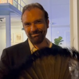 Los abanicos de Bernoux: elegantes, sensuales y rockeros para Madonna, Rosalía o Beyoncé