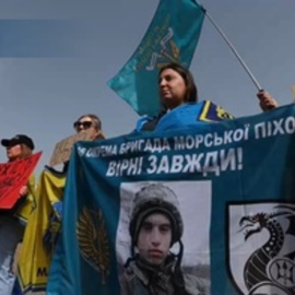 Decenas de personas protestan en Kiev para pedir el retorno de los prisioneros de guerra