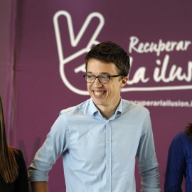 El dirigente de Podemos Íñigo Errejón, c., que lidera el grupo "Recuperar la ilusión", en el acto celebrado hoy en el Circulo de Bellas en el que presentó las propuestas de esta corriente de Podemos de cara a la asamblea nacional de este pa