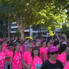 La Carrera de la Mujer pinta de nuevo de rosa las calles de Madrid
