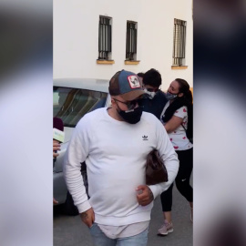 Primeras imágenes de Cayetano y Francisco con Kiko Rivera, en casa de su tío José Rivera