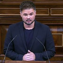 Rufián le propone a Vox que protesten por otros retrasos como los dos años sin luz en la Cañada Real